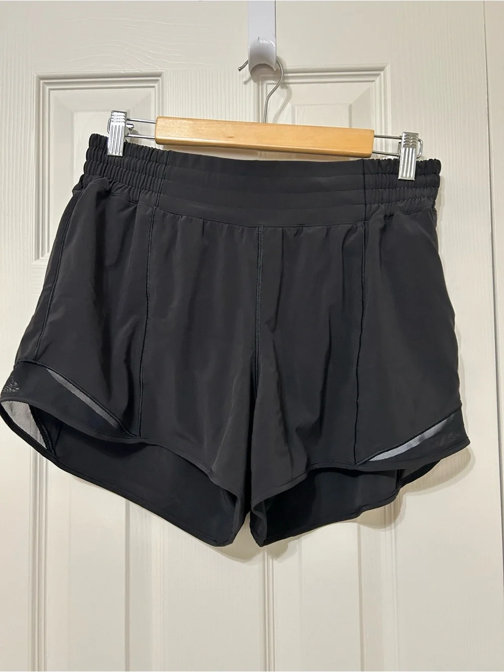 NEW lululemon athletica Black Hotty Hot High-Rise Lined Short 4